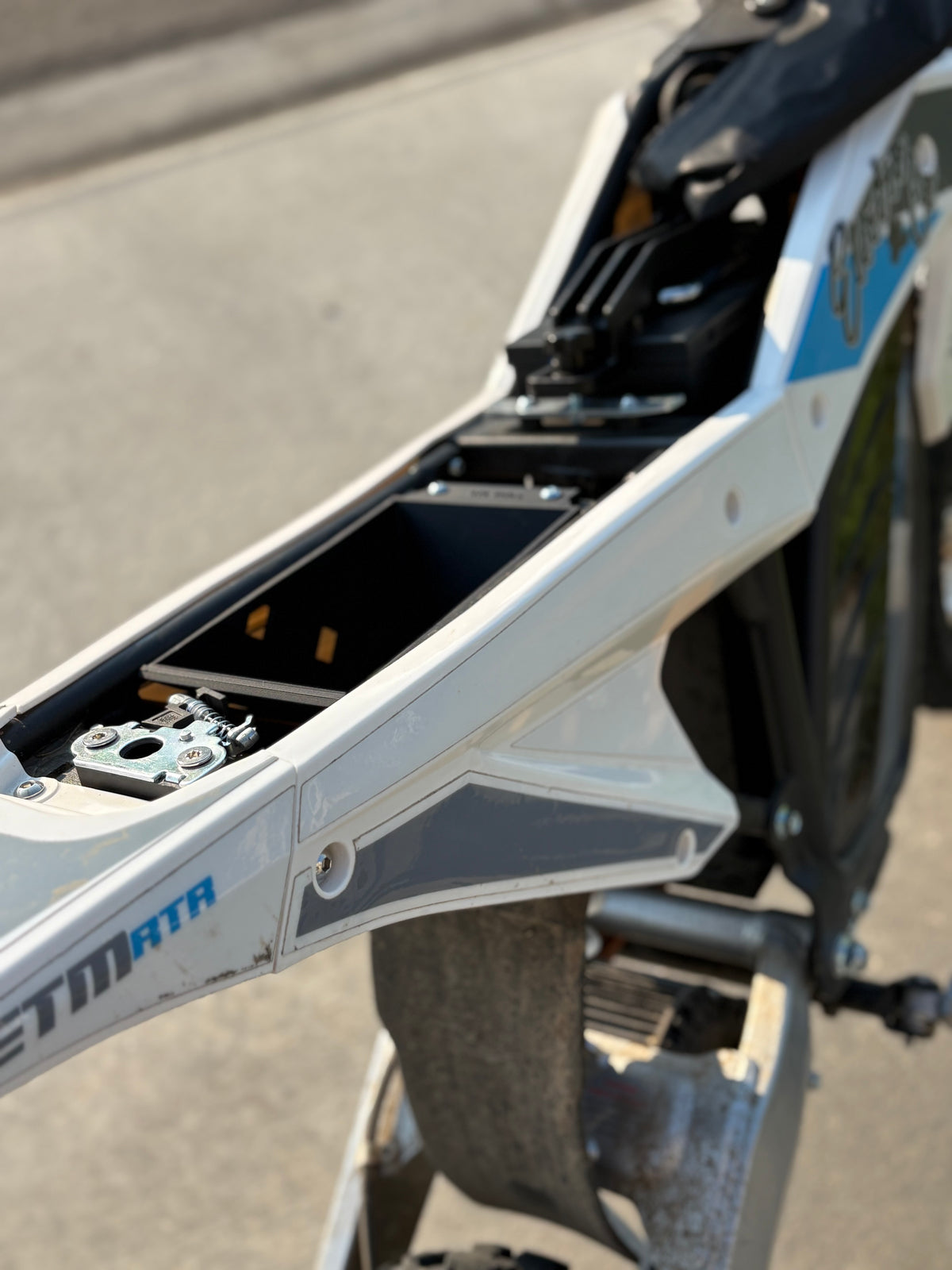 ETM RTR under seat storage – RTR Rides